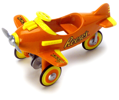 AZX60211 - 3 3/4In Reeses Airplane
