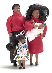 AZ00030 - Modern Black Family Doll Set/4