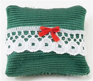 BB80013 - Pillow, Green With Red Bow