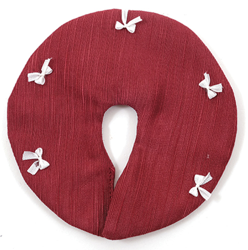 BB90005 - Tree Skirt, Cranberry With White Bows