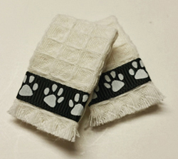 BYBC25 - Holiday Towel Set, Paws