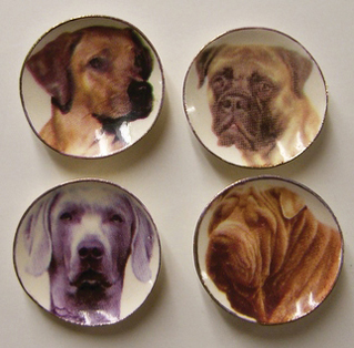 BYBCDD498 - 4 Dog Plates