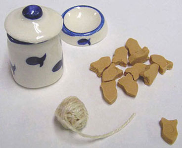 BYBCER62 - Cat Bowl, Canister, Toy &amp; Treats