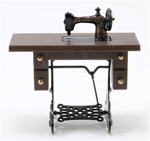 CLA07782 - Sewing Machine on Walnut Stand, Resin and Metal  ()