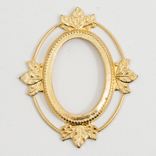 Gold Oval Frame w/ Leaf Design