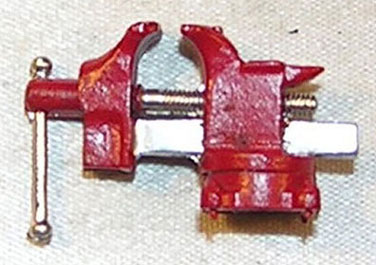 ISL01341 - Top Mounted Red Vise