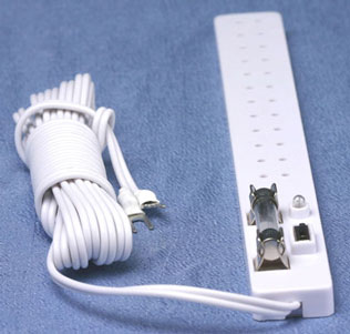MH653 - Power Strip with Switch, Fuse