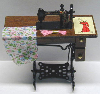 NCRA0112 - Walnut Sewing Machine Pattern