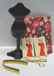NCRA0144 - S/6 Mannequin, Dressmaker Set