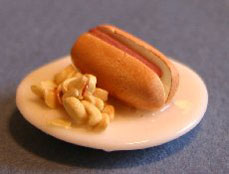 RND65 - Hotdog Plate with Chips