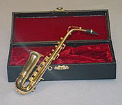 VMM301 - 7 Inch Saxophone with Case