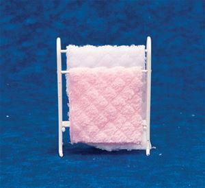 AZS8033 - Towel Rack With Pink Towels