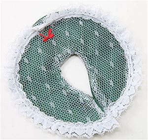 BB90015 - Tree Skirt, Lace Over Green Fabric