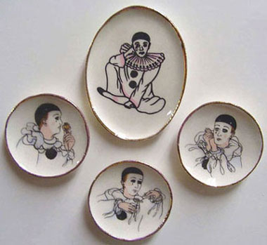 BYBCDD38 - 3 Harlequin Plates
