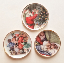 BYBCDD409 - 3 Santa &amp; Children Dishes