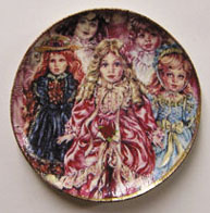 BYBCDD546 - Doll Montage Platter