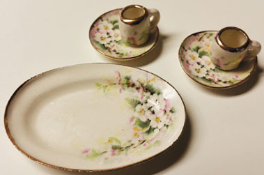 BYBCER168PF - 2 Dinner &amp; Mugs with Tray, Pastel Floral