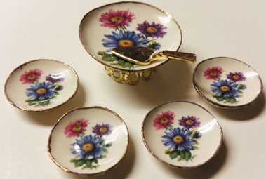 BYBCER170SD - Cake Plate with 4 Desert Plates, Shasta Daisy