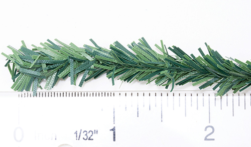 DDL986 - **New Style** Mini Pine Roping Green, 17 Feet Long