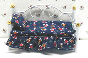 NCTLF079 - White Iron Day Bed