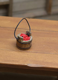 STT687 - Berry Bucket
