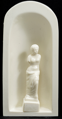 UMST5 - .Statue